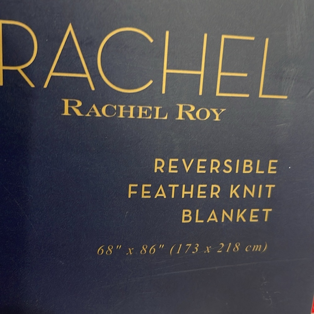 Rachel Rachel Roy White & Red Hearts Reversible Feather Knit TWIN Blanket - Picture 5 of 5
